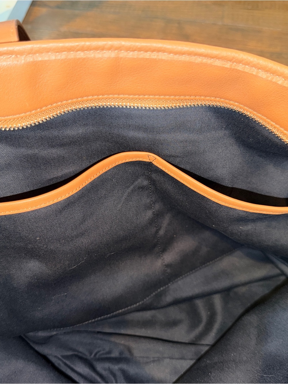Leatherology Large Zippered Down Tote w/ Wristletp - Picture 8 of 11